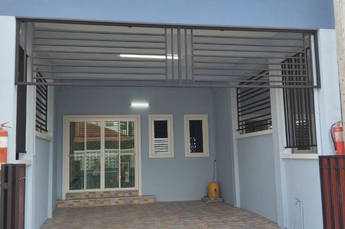 3 Bedroom Townhouse for sale in Nong Khang Phlu, Bangkok