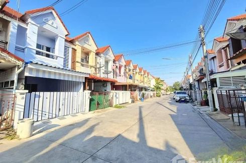 2 Bedroom Townhouse for sale in Bang Krachao, Samut Sakhon