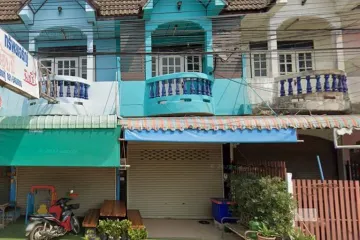 3 Bedroom Townhouse for sale in Kumphawapi, Udon Thani