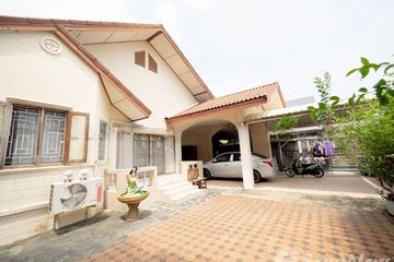 3 Bedroom House for sale in Talat Khwan, Nonthaburi