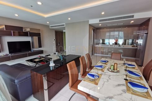 3 Bedroom Condo for sale in Wat Phraya Krai, Bangkok