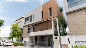 4 Bedroom House for sale in Din Daeng, Bangkok near MRT Thailand Cultural Centre