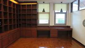 4 Bedroom House for rent in Khlong Toei Nuea, Bangkok near Airport Rail Link Makkasan