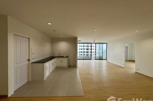 2 Bedroom Condo for sale in Riverine Place, Suan Yai, Nonthaburi