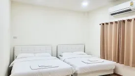 4 Bedroom Villa for sale in Nong Pa Khrang, Chiang Mai