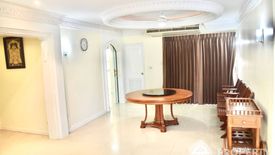 3 Bedroom Apartment for sale in Saichol Mansion, Bang Lamphu Lang, Bangkok near BTS Saphan Taksin