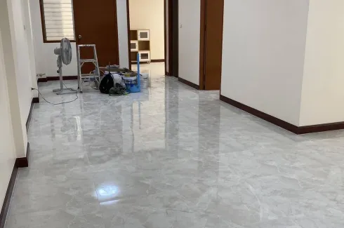 2 Bedroom Condo for sale in Century Park, Chom Phon, Bangkok near MRT Phahon Yothin