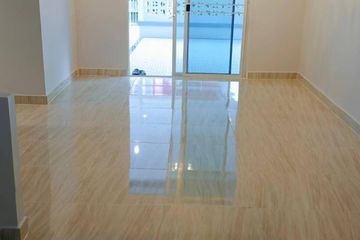 4 Bedroom Townhouse for sale in Khlong Sam, Pathum Thani