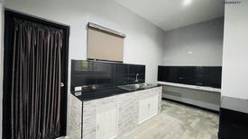 3 Bedroom Townhouse for sale in Dokmai, Bangkok