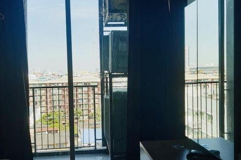 2 Bedroom Condo for rent in Hive Taksin, Khlong Ton Sai, Bangkok near BTS Wongwian Yai