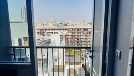 2 Bedroom Condo for rent in Hive Taksin, Khlong Ton Sai, Bangkok near BTS Wongwian Yai