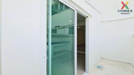 3 Bedroom Townhouse for sale in Bang Kadi, Pathum Thani