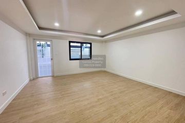 4 Bedroom Townhouse for sale in Sam Wa Tawan Tok, Bangkok