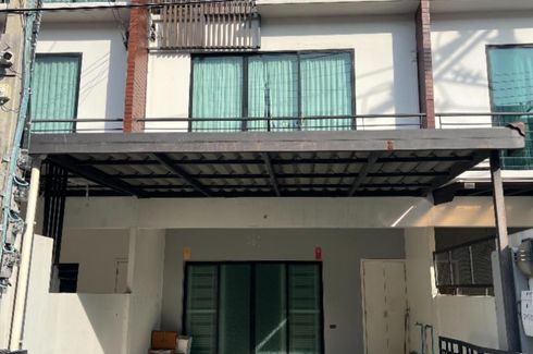 3 Bedroom Townhouse for sale in Hua Mak, Bangkok near MRT Yaek Lam Sali