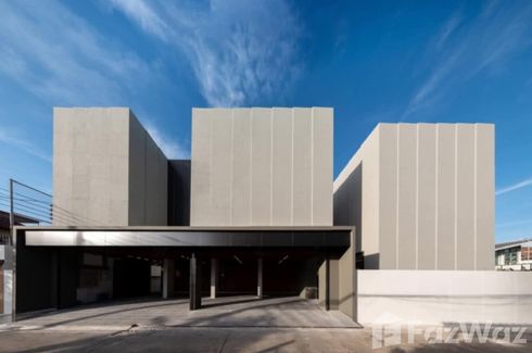 4 Bedroom House for sale in Chan Kasem, Bangkok