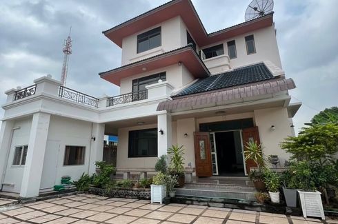 7 Bedroom House for rent in Khlong Chaokhun Sing, Bangkok near MRT Mahatthai
