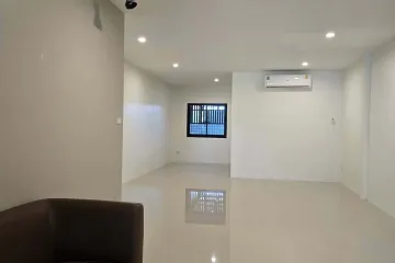 3 Bedroom Townhouse for rent in Ban Mai, Nonthaburi