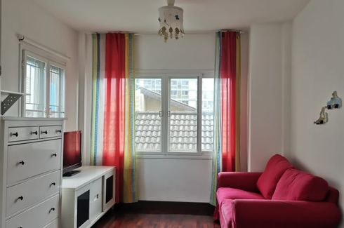 2 Bedroom House for rent in Chom Phon, Bangkok near MRT Ratchadaphisek