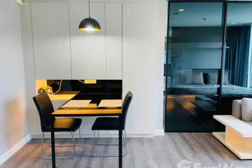 1 Bedroom Condo for rent in The Room Sukhumvit 40, Phra Khanong, Bangkok near BTS Ekkamai