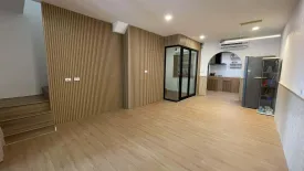 3 Bedroom Townhouse for sale in Patio Srinakarin - Rama 9, Hua Mak, Bangkok
