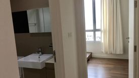 2 Bedroom Condo for rent in Bang Yi Ruea, Bangkok near BTS Pho Nimit