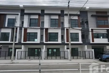 3 Bedroom Townhouse for sale in Dokmai, Bangkok