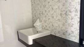 3 Bedroom Townhouse for sale in Dokmai, Bangkok