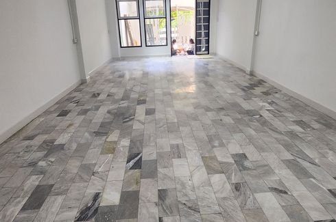 3 Bedroom Townhouse for rent in Chong Nonsi, Bangkok