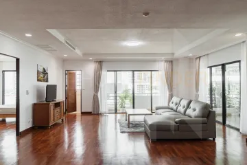 3 Bedroom Condo for rent in Khlong Tan Nuea, Bangkok
