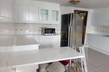 3 Bedroom Condo for rent in Sethiwan Mansion Sukhumvit 49, Khlong Tan Nuea, Bangkok near BTS Phrom Phong