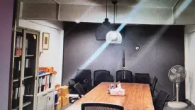 2 Bedroom Townhouse for sale in Khlong Tan Nuea, Bangkok