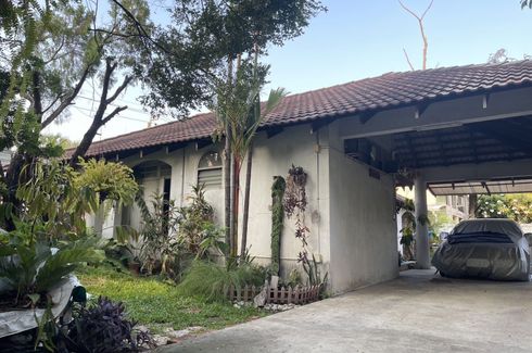 2 Bedroom House for sale in Chan Kasem, Bangkok near MRT Chankasem