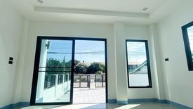 4 Bedroom Townhouse for sale in Ban Pom, Phra Nakhon Si Ayutthaya