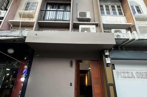 3 Bedroom Commercial for rent in Khlong Toei Nuea, Bangkok near MRT Sukhumvit