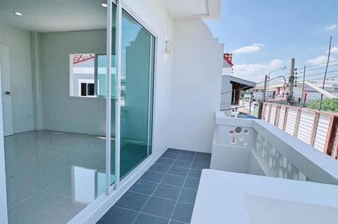 2 Bedroom Townhouse for sale in Bang Khae Nuea, Bangkok