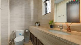 3 Bedroom Condo for sale in The Diplomat 39, Khlong Tan Nuea, Bangkok near BTS Phrom Phong