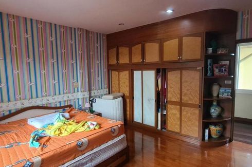 3 Bedroom Townhouse for sale in Thung Khru, Bangkok