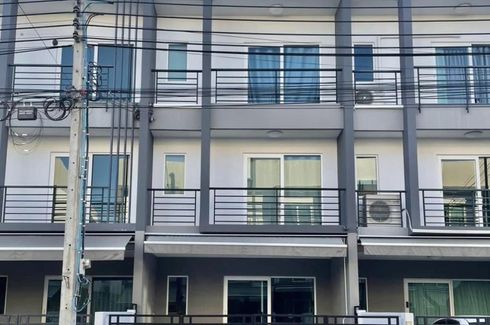 3 Bedroom House for sale in Baan Klang Mueng Suanluang, Dokmai, Bangkok