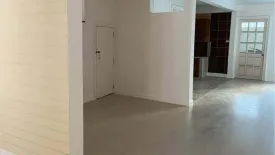 Commercial for rent in Hua Mak, Bangkok near MRT Yaek Lam Sali