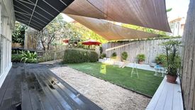 4 Bedroom House for sale in Khlong Tan Nuea, Bangkok