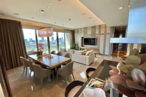 2 Bedroom Condo for sale in 185 Rajadamri, Lumpini, Bangkok near BTS Ratchadamri