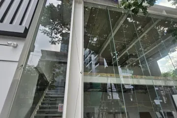 Commercial for rent in Khlong Tan Nuea, Bangkok