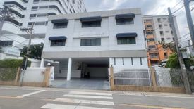 Commercial for rent in Khlong Tan Nuea, Bangkok