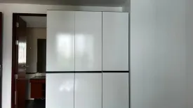 2 Bedroom Condo for rent in Baan Sathorn Condo, Khlong Toei Nuea, Bangkok near MRT Phetchaburi