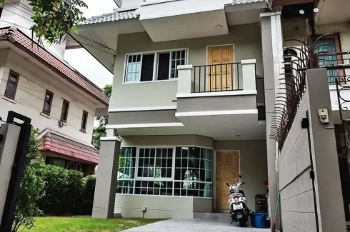 3 Bedroom Townhouse for sale in Baan Lat Dao, Bang Na, Bangkok near BTS Udom Suk