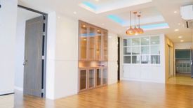 2 Bedroom Condo for rent in Nusa State Tower Condominium, Silom, Bangkok near BTS Surasak