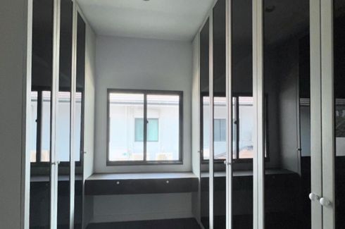 4 Bedroom House for sale in Setthasiri Thawiwatthana, Sala Thammasop, Bangkok