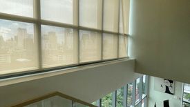 2 Bedroom Condo for rent in The Room Sukhumvit 21, Khlong Toei Nuea, Bangkok near MRT Sukhumvit