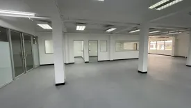 Office for rent in Krit Limited Company, Thung Maha Mek, Bangkok near MRT Lumpini