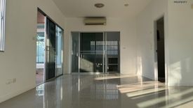 4 Bedroom Townhouse for sale in Tha Kham, Bangkok